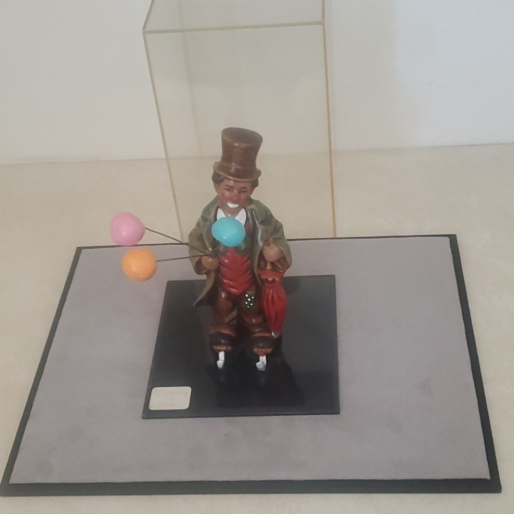 Happy Clown brings smile to Face